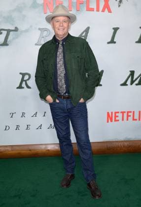 Train Dreams Premiere - Los Angeles, USA LOS ANGELES, USA. November 03, 2025: Spencer Garrett at the premiere for Train Dreams at Egyptian Theatre Los Angeles CA USA  Copyright: xPaulxSmith Featureflashx
