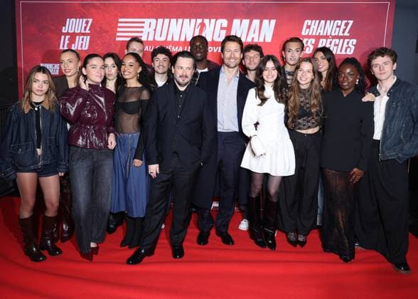 Edgar Wright, Glen Powell and Star Academy 2025 students L D Mélissa, Léa, Lily, Ambre, Léane, Léo, Noah, Théo P , Jeanne, Victor, Anouk, Ema, Sarah and Bastiaan at the premiere of Running Man at the UGC Ciné Cité Bercy cinema in Paris on 3 November 2025 Denis Guignebourg Bestimage Premiere of Running Man at the UGC Ciné Cité Bercy cinema in Paris on 3 November 2025 Paris France Copyright: xDenisxGuignebourgx xBestimagexDenisxGuignebourgx xBestimagex