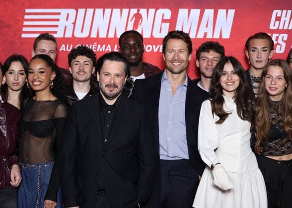 Edgar Wright, Glen Powell and Star Academy 2025 students L D Mélissa, Léa, Lily, Ambre, Léane, Léo, Noah, Théo P , Jeanne, Victor, Anouk, Ema, Sarah and Bastiaan at the premiere of Running Man at the UGC Ciné Cité Bercy cinema in Paris on 3 November 2025 Denis Guignebourg Bestimage Premiere of Running Man at the UGC Ciné Cité Bercy cinema in Paris on 3 November 2025 Paris France Copyright: xDenisxGuignebourgx xBestimagexDenisxGuignebourgx xBestimagex