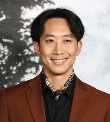 Premiere Of Netflix s Train Dreams HOLLYWOOD, LOS ANGELES, CALIFORNIA, USA - NOVEMBER 03: American martial artist, actor, and stuntman Alfred Hsing arrives at the Premiere Of Netflix s Train Dreams held at The Egyptian Theatre Hollywood on November 3, 2025 in Hollywood, Los Angeles, California, United States., Credit:Juan Pablo Rico Avalon United States, California, Hollywood, The Egyptian Theatre Hollywood Copyright: xJuanxPabloxRicox xAvalonx 1050184791