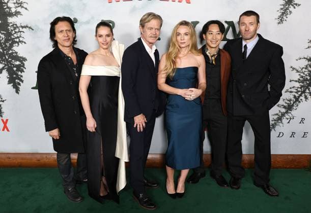 Premiere Of Netflix s Train Dreams HOLLYWOOD, LOS ANGELES, CALIFORNIA, USA - NOVEMBER 03: Clifton Collins Jr., Felicity Jones, William H. Macy, Kerry Condon, Alfred Hsing and Joel Edgerton arrive at the Premiere Of Netflix s Train Dreams held at The Egyptian Theatre Hollywood on November 3, 2025 in Hollywood, Los Angeles, California, United States., Credit:Juan Pablo Rico Avalon United States, California, Hollywood, The Egyptian Theatre Hollywood Copyright: xJuanxPabloxRicox xAvalonx 1050184870