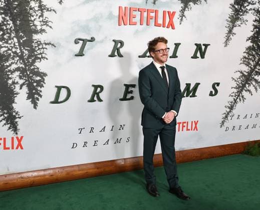 Premiere Of Netflix s Train Dreams HOLLYWOOD, LOS ANGELES, CALIFORNIA, USA - NOVEMBER 03: American film director Clint Bentley arrives at the Premiere Of Netflix s Train Dreams held at The Egyptian Theatre Hollywood on November 3, 2025 in Hollywood, Los Angeles, California, United States., Credit:Juan Pablo Rico Avalon United States, California, Hollywood, The Egyptian Theatre Hollywood Copyright: xJuanxPabloxRicox xAvalonx 1050185235