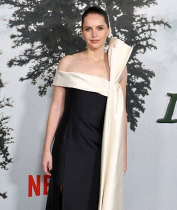 Premiere Of Netflix s Train Dreams HOLLYWOOD, LOS ANGELES, CALIFORNIA, USA - NOVEMBER 03: English actress Felicity Jones arrives at the Premiere Of Netflix s Train Dreams held at The Egyptian Theatre Hollywood on November 3, 2025 in Hollywood, Los Angeles, California, United States., Credit:Juan Pablo Rico Avalon United States, California, Hollywood, The Egyptian Theatre Hollywood Copyright: xJuanxPabloxRicox xAvalonx 1050185677