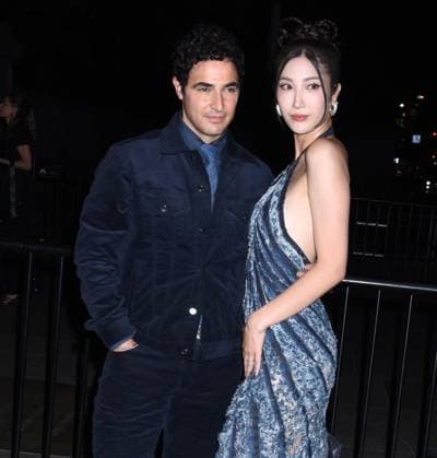 Outside arrivals during the 2025 CFDA Awards at The American Museum of Natural History Featuring: Zac Posen and Ejae Where: New York, United States When: 03 Nov 2025 Credit: Darla Khazei INSTARimages EDITORIAL USE ONLY. NOT FOR USE BY NEWSPAPERS BASED IN THE UK. Copyright: xx instar55240322