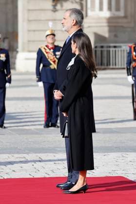 The King and Queen receive the Sultan of Oman, His Majesty Sultan Haitham Bin Tarik, at the Royal Palace King Felipe VI and Queen Letizia during the reception offered to the Sultan of Oman, His Majesty Sultan Haitham Bin Tarik, before his State trip, at the Royal Palace, on November 4, 2025, in Madrid Spain FAMOUS KINGS KINGS POLITICAL ROLE RECEPTION PALACE Antonio Gutié Madrid Madrid Madrid Spain  Copyright: xAntonioxGutiÃ rrezx 7075097