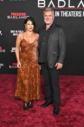 Bella Balsamo and Alec Gillis at the premiere of the movie Predator Badlands at the TCL Chinese Theater Los Angeles, 03 11 2025 Foto:xD.xStarbuckx xFuturexImagex predator_5127