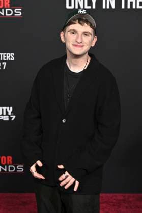 Anthony Gargiula at the premiere of the movie Predator Badlands at the TCL Chinese Theater Los Angeles, 03 11 2025 Foto:xD.xStarbuckx xFuturexImagex predator_5136