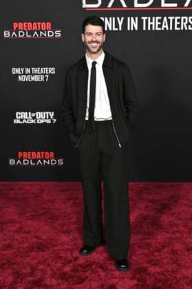 Jonathan Tilkin at the premiere of the movie Predator Badlands at the TCL Chinese Theater Los Angeles, 03 11 2025 Foto:xD.xStarbuckx xFuturexImagex predator_5138