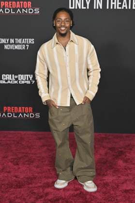 Kordell Beckham at the premiere of the movie Predator Badlands at the TCL Chinese Theater Los Angeles, 03 11 2025 Foto:xD.xStarbuckx xFuturexImagex predator_5148