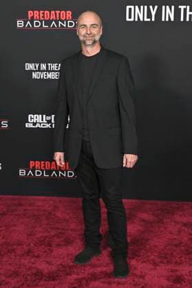 Olivier Dumont at the premiere of the movie Predator Badlands at the TCL Chinese Theater Los Angeles, 03 11 2025 Foto:xD.xStarbuckx xFuturexImagex predator_5154