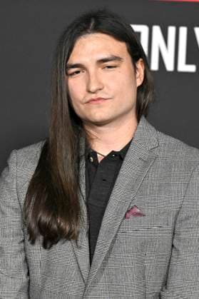 Dakota Beavers at the premiere of the movie Predator Badlands at the TCL Chinese Theater Los Angeles, 03 11 2025 Foto:xD.xStarbuckx xFuturexImagex predator_5161