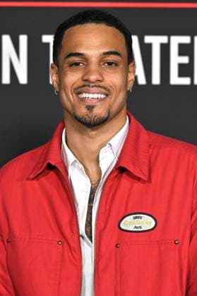 Rich Cowan at the premiere of the movie Predator Badlands at the TCL Chinese Theater Los Angeles, 03 11 2025 Foto:xD.xStarbuckx xFuturexImagex predator_5167