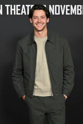 Matt Cornett at the premiere of the movie Predator Badlands at the TCL Chinese Theater Los Angeles, 03 11 2025 Foto:xD.xStarbuckx xFuturexImagex predator_5183
