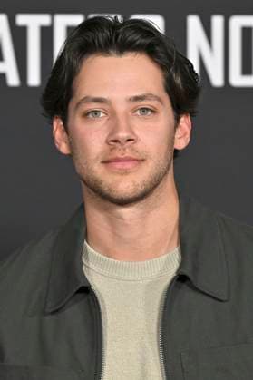 Matt Cornett at the premiere of the movie Predator Badlands at the TCL Chinese Theater Los Angeles, 03 11 2025 Foto:xD.xStarbuckx xFuturexImagex predator_5184