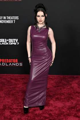 Emma Norton at the premiere of the movie Predator Badlands at the TCL Chinese Theater Los Angeles, 03 11 2025 Foto:xD.xStarbuckx xFuturexImagex predator_5201
