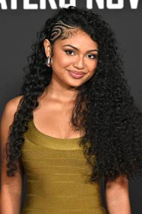 Eliana Sua at the premiere of the movie Predator Badlands at the TCL Chinese Theater Los Angeles, 03 11 2025 Foto:xD.xStarbuckx xFuturexImagex predator_5210