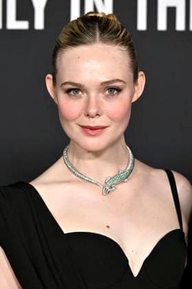Elle Fanning at the premiere of the movie Predator Badlands at the TCL Chinese Theater Los Angeles, 03 11 2025 Foto:xD.xStarbuckx xFuturexImagex predator_5228
