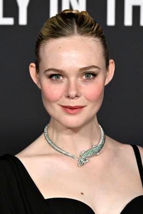 Elle Fanning at the premiere of the movie Predator Badlands at the TCL Chinese Theater Los Angeles, 03 11 2025 Foto:xD.xStarbuckx xFuturexImagex predator_5229