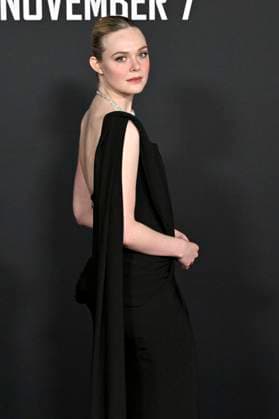 Elle Fanning at the premiere of the movie Predator Badlands at the TCL Chinese Theater Los Angeles, 03 11 2025 Foto:xD.xStarbuckx xFuturexImagex predator_5230
