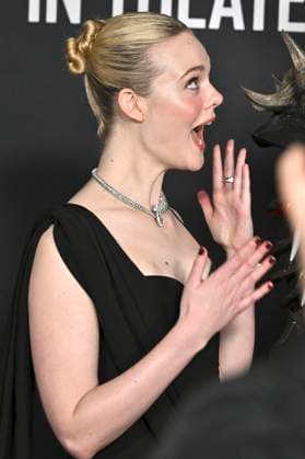 Elle Fanning at the premiere of the movie Predator Badlands at the TCL Chinese Theater Los Angeles, 03 11 2025 Foto:xD.xStarbuckx xFuturexImagex predator_5231