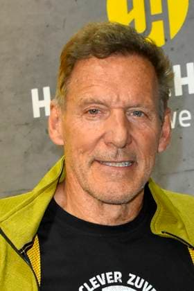 abb Moeller Ralf Rudolf Moeller Möller the German actor ambassador of the Initiative Handwerk and former bodybuilder and Mr Universe is advertising as a guest star at the Hans Schaefer Workwear workwear stand at the A plus A exhibition at the Duesseldorf trade fair on 04 11 2025 in Duesseldorf NRW Germany
