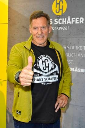 abb Moeller Ralf Rudolf Moeller Möller the German actor ambassador of the Initiative Handwerk and former bodybuilder and Mr Universe is advertising as a guest star at the Hans Schaefer Workwear workwear stand at the A plus A exhibition at the Duesseldorf trade fair on 04 11 2025 in Duesseldorf NRW Germany