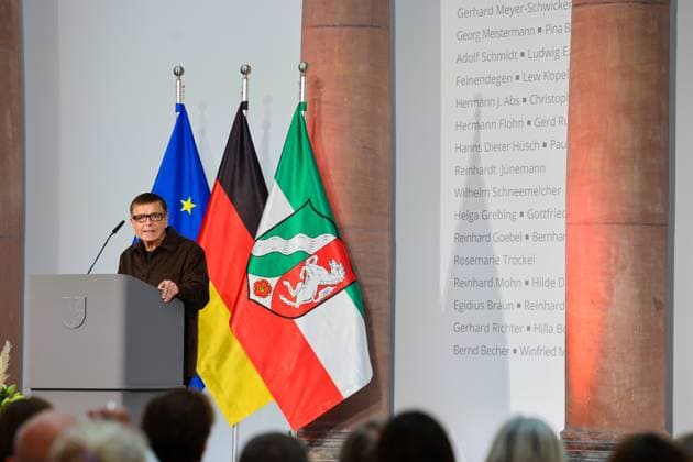 Awarding of the State Prize of the State of North Rhine-Westphalia to Andreas Gursky The prizewinner 2025 Andreas Gursky during his acceptance speech in front of 250 guests Düsseldorf K21 Ständehaus NRW Düsseldorf