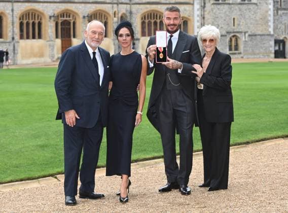 David Beckham is Knighted at Windsor Castle David Beckham is knighted by King Charles at Windsor Castle, Windsor, Berkshire, UK on the 4th November, 2025. Picture by Eddie Mulholland WPA-Pool Windsor Windsor Castle Berskshire United Kingdom 