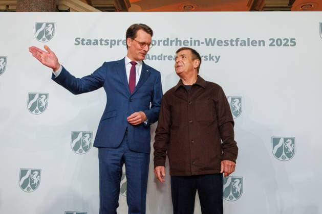 04 11 2025 Düsseldorf NRW Minister-President Hendrik Wüst awards the State Prize to photographer Andreas Gursky The laudatory speech will be given by Susann