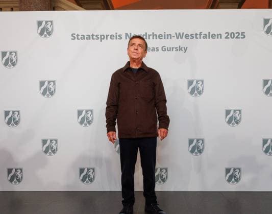 04 11 2025 Düsseldorf NRW Minister-President Hendrik Wüst awards the State Prize to photographer Andreas Gursky The laudatory speech will be given by Susann