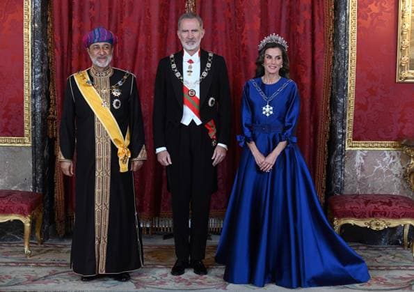 The King and Queen of Spain host a gala dinner in honor of the Sultan of Oman King Felipe and Queen Letizia, with the Sultan of Oman, Haitham Bin Tarik, during the gala dinner held in his honor at the Royal Palace, on November 4, 2025, in Madrid Spain ROYAL HOUSE GENTE José Madrid Madrid Madrid Spain  Copyright: xJosÃ xOlivax 7076898