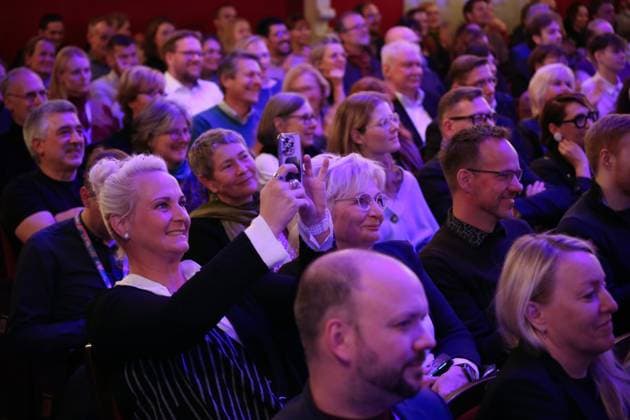 November 4, 2025, Cottbus, Brandenburg, Germany: Guests react during the opening ceremony of the 35th FilmFestival Cottbus (FFC) at the Staatstheater Cottbus, one of the leading events dedicated to Eastern European cinema. The 2025 edition runs from November 4 to 9, presenting around 140 films from more than 40 countries. Held in Cottbus, a bilingual German-Sorbian city near the Polish border, the festival brings together filmmakers, industry representatives, and audiences to celebrate cultural diversity and promote Central and Eastern European cinema. Cottbus Germany - ZUMAf146 20251104_zip_f146_012 Copyright: xRouzbehxFouladix