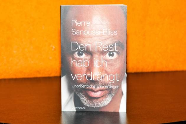 Book presentation by Pierre Sanoussi Bliss in Berlin Berlin, 04 11 2025 Book by Pierre Sanoussi Bliss book Den Rest hab ich verdrängt in Berlin Berlin Copyright: xMatthiasxGränzdörferx