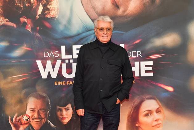 Henry Huebchen at the Das Leben der Wuensche movie premiere on 4 11 2025 at the Mathaeser Filmpalast in Munich Matthias Schweighoefers Das Leben der Wuensche movie premiere in Munich