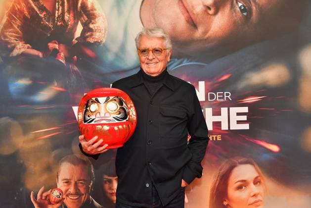 Henry Huebchen at the Das Leben der Wuensche movie premiere on 4 11 2025 at the Mathaeser Filmpalast in Munich Matthias Schweighoefers Das Leben der Wuensche movie premiere in Munich