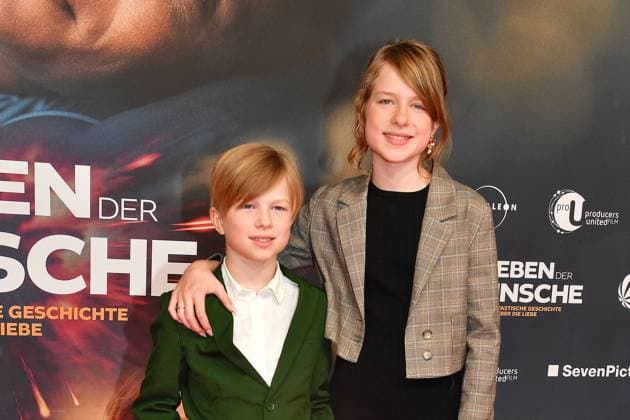 Anton Landau and Luise Landau at the Das Leben der Wuensche movie premiere on 4 11 2025 at the Mathaeser Filmpalast in Munich Matthias Schweighoefers Das Leben der Wuensche movie premiere in Munich