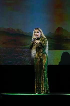 premiere of Wicked: Part II in Sao Paulo Sao Paulo (SP), 04 11 2025 - Cinema Wicked II SP - Singer Gloria Groove during a performance at the premiere of Wicked: Part II with part of the cast including Jon M. Chu (director), Jonathan Bailey (Fiyero), Cynthia Erivo (Elphaba), at Suhai Music Hall in Sao Paulo on Tuesday, November 4, 2025. (Foto: Leco Viana Thenews2 imago images) premiere of Wicked: Part II in Sao Paulo  Copyright: xLecoxVianax