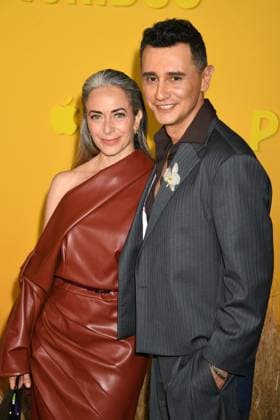LOS ANGELES, CALIFORNIA - NOVEMBER 04: Jimena Duran and Carlos Manuel Vesga at the Apple TV world premiere of Pluribus at DGA Theater Complex on November 04, 2025 in Los Angeles, California Copyright: xJeffreyxMayerx xMediaPunchx