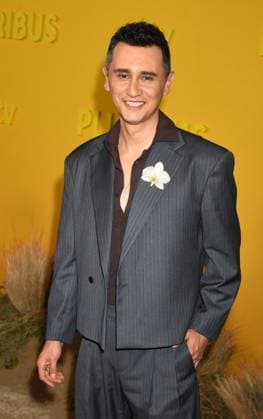 LOS ANGELES, CALIFORNIA - NOVEMBER 04: Carlos-Manuel Vesga at the Apple TV world premiere of Pluribus at DGA Theater Complex on November 04, 2025 in Los Angeles, California Copyright: xJeffreyxMayerx xMediaPunchx