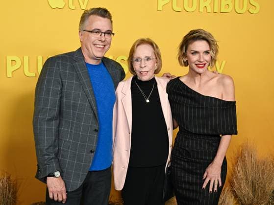 November 4, 2025, Hollywood, California, USA: VINCE GILLIGAN, CAROL BURNETT and RHEA SEEHORN attend the Red Carpet World Premiere Of Apple TV+ s Pluribus Hollywood USA - ZUMAb173 20251104_aap_b173_004 Copyright: xBillyxBennightx