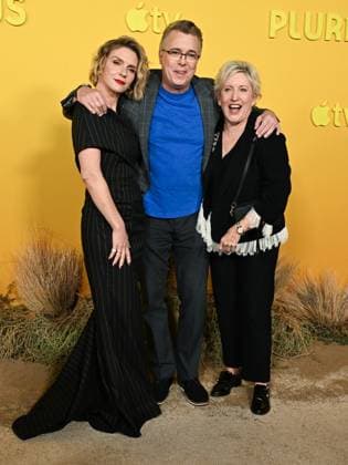 November 4, 2025, Hollywood, California, USA: RHEA SEEHORN, VINCE GILLIGAN and HOLLY RICE attend the Red Carpet World Premiere Of Apple TV+ s Pluribus Hollywood USA - ZUMAb173 20251104_aap_b173_011 Copyright: xBillyxBennightx