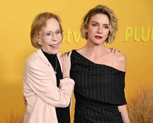 November 4, 2025, Hollywood, California, USA: CAROL BURNETT and RHEA SEEHORN attend the Red Carpet World Premiere Of Apple TV+ s Pluribus Hollywood USA - ZUMAb173 20251104_aap_b173_017 Copyright: xBillyxBennightx
