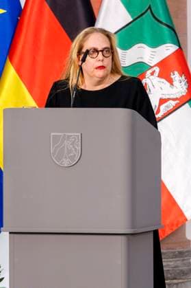 Susanne Pfeffer at the presentation of the State Prize of North Rhine-Westphalia 2025 to photographer Andreas Gursky at K21 Düsseldorf, 04 11 2025 Foto:xO.xLangelx xFuturexImagex staatspreis_5126