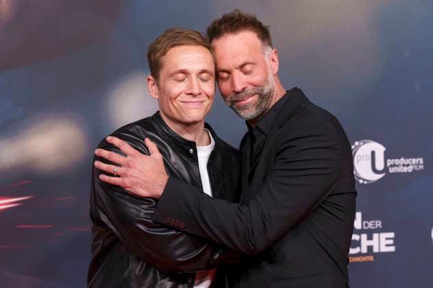 Entertainment Bilder des Tages Matthias Schweighöfer und Erik Schmitt bei der Premiere des Kinofims Das Leben der Wünsche im Mathäser Filmpalast. München, 04.11.2025 *** Matthias Schweighöfer and Erik Schmitt at the premiere of the movie Das Leben der Wünsche at Mathäser Filmpalast Munich, 04 11 2025 Foto:xN.xKolinzx xFuturexImagex wuensche_5169