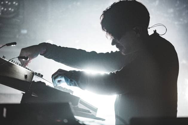 Grandbrothers live in Copenhagen, Denmark Copenhagen, Denmark. 04th, November 2025. The German-Swiss musical duo Grandbrothers performs a live concert at VEGA in Copenhagen. Here musician Lukas Vogel is seen live on stage. Denmark, Copenhagen  Copyright: xGonzalesxPhoto PeterxTroestx