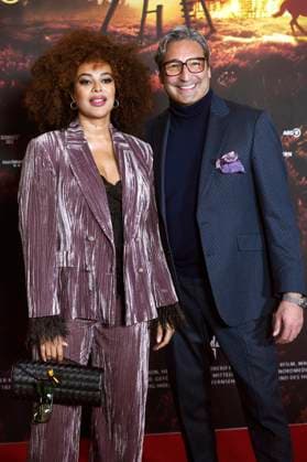 Khadra Sufi and Mousse T at the premiere of the ARD mini-series Schwarzes Gold in the Kuppelsaal Hanover, 04 11 2025 Foto:xC.xNiehausx xFuturexImagex gold_5101