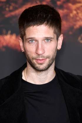 Slavko Popadic at the premiere of the ARD mini-series Schwarzes Gold in the Kuppelsaal Hanover, 04 11 2025 Foto:xC.xNiehausx xFuturexImagex gold_5103