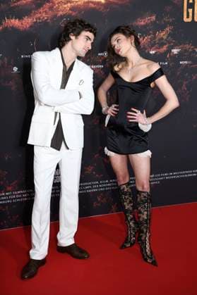 Aaron Hilmer and Harriet Herbig Matten at the premiere of the ARD mini-series Schwarzes Gold in the Kuppelsaal Hanover, 04 11 2025 Foto:xC.xNiehausx xFuturexImagex gold_5121