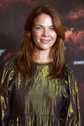Jessica Schwarz at the premiere of the ARD mini-series Schwarzes Gold in the Kuppelsaal Hanover, 04 11 2025 Foto:xC.xNiehausx xFuturexImagex gold_5138