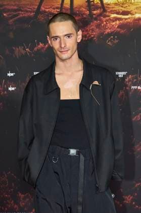 Daniil Kremkin at the premiere of the ARD mini-series Schwarzes Gold in the Kuppelsaal Hanover, 04 11 2025 Foto:xU.xStammx xFuturexImagex gold_5167